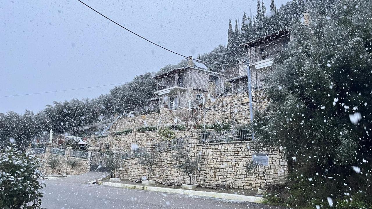 Stone Maisonettes Aigio Exterior photo
